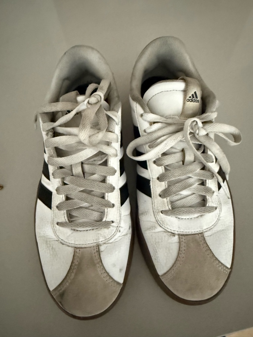 adidas woman’s White and Black Low-Top Sneakers